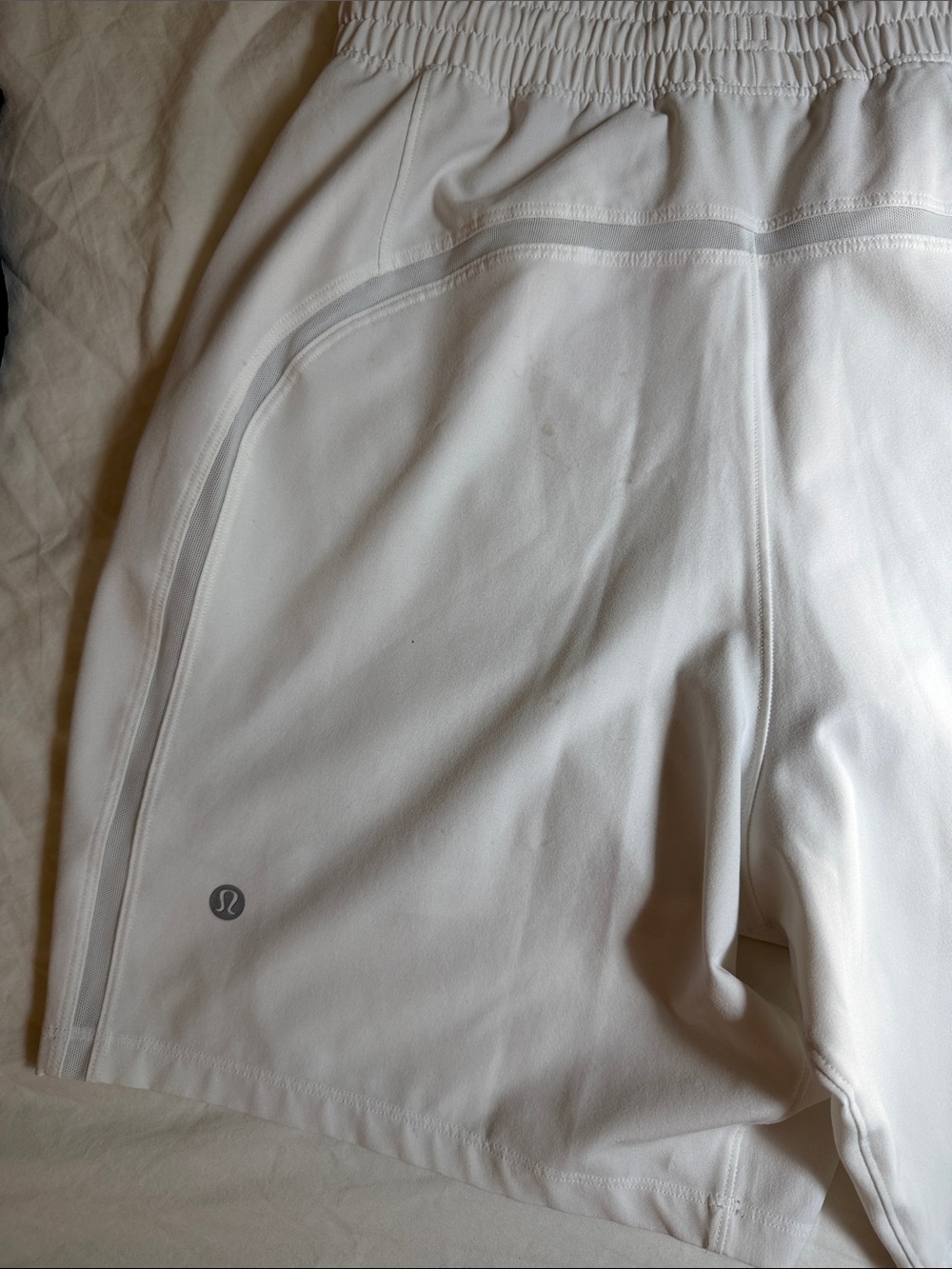 7” Men’s Lined White Performance Athletic Shorts - Picture 2 of 4